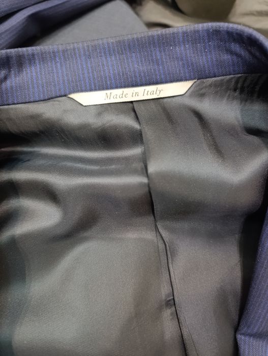 Продам костюм Canali