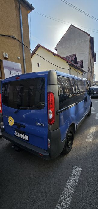 Renault trafic 2.0 dci 8+1