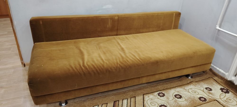 Диван в хорошем состоянии