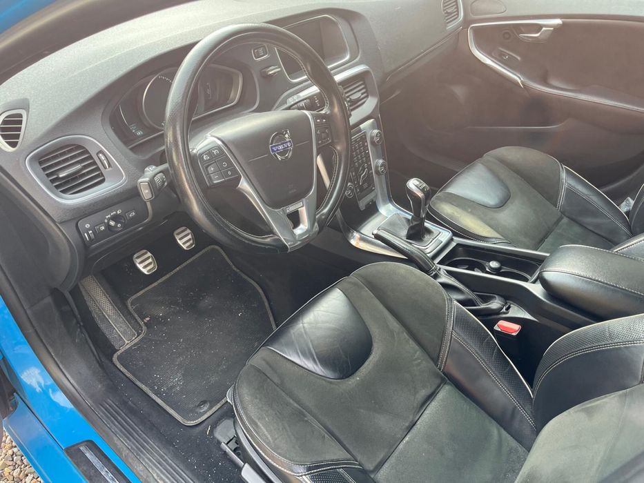 Volvo V40  R DESIGN