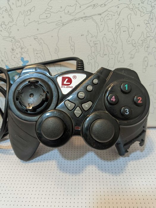 Джойстик, геймпад (на запчасти).