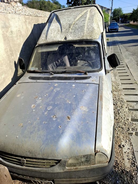 Vand dacia papuc pentru piese de schimb