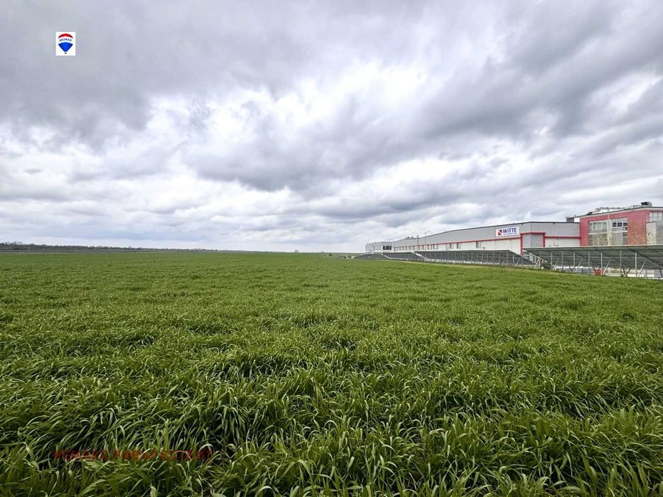 Продава се Парцел в Русе, Промишлена зона - Изток - 15721 кв.м за 26 €/кв.м - Снимка #1