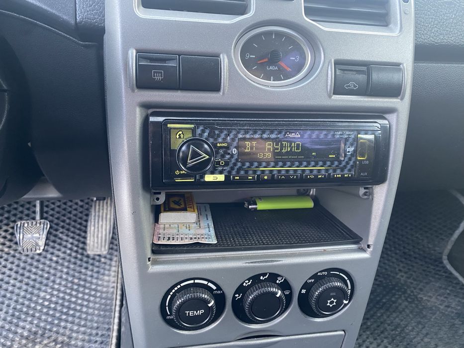 Продам магнитолу aura 77dsp