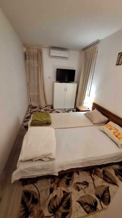 Дава се под наем Тристаен апартамент в Бургас, Братя Миладинови - 85 кв.м за 433.5 € - Снимка #1