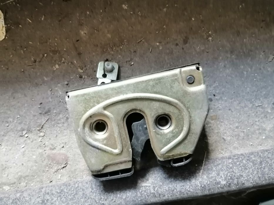 Брава за пета врата за Passat 3 и Golf III комби