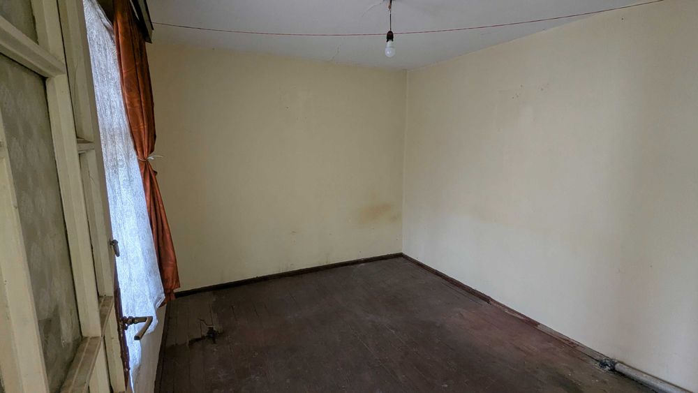 K – 1864 Две къщи в един двор в кв. Добровски