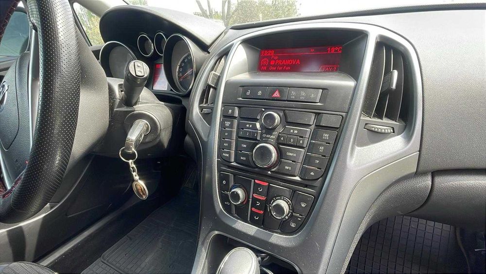 Opel Astra Sports Tourer 2014