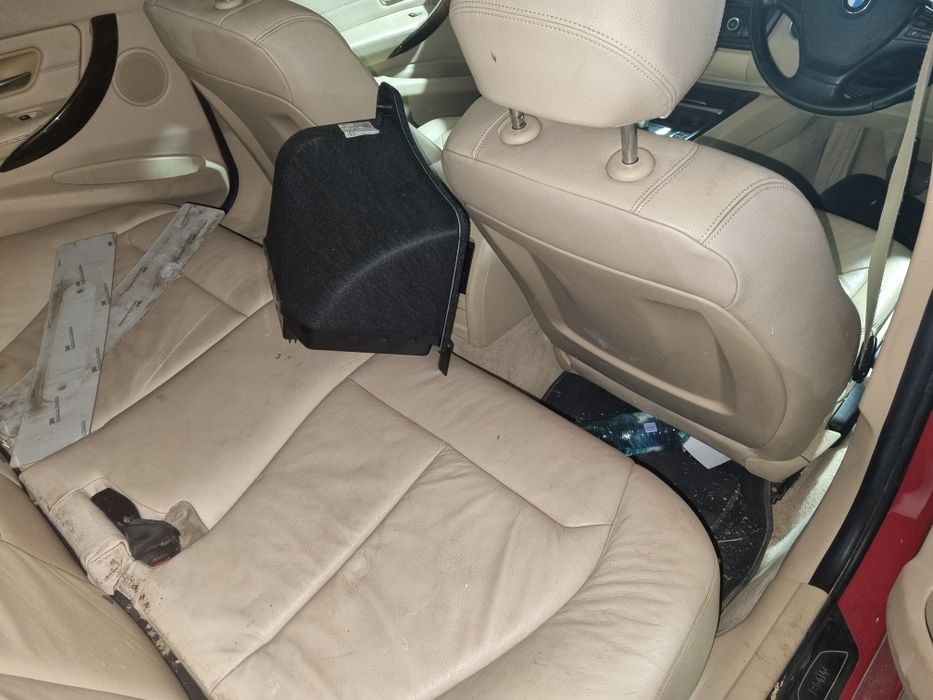 Dezmembrez bmw f30 320d 2013 184cp