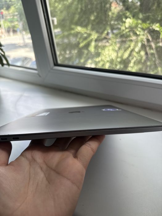 Срочно macbook  pro 15 i7 16gb озу radeon 4gb retina