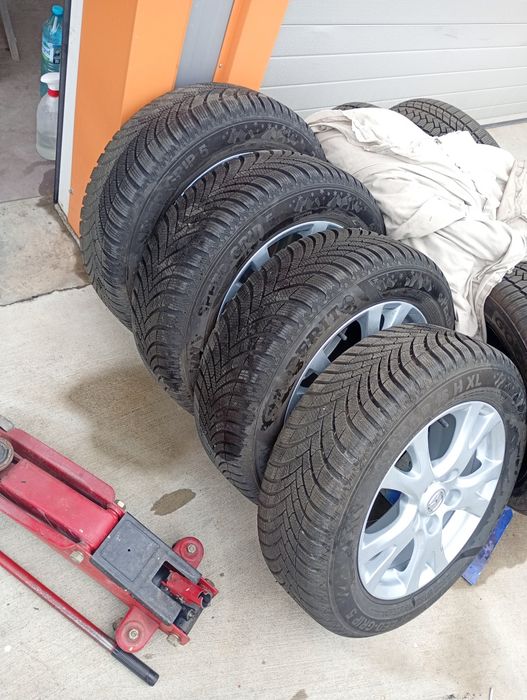 Зимни гуми с джанти Мазда 800лв 205/60 R16 н hl