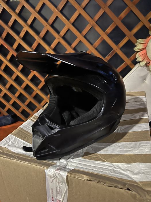 Vand echipamenu pentru motor