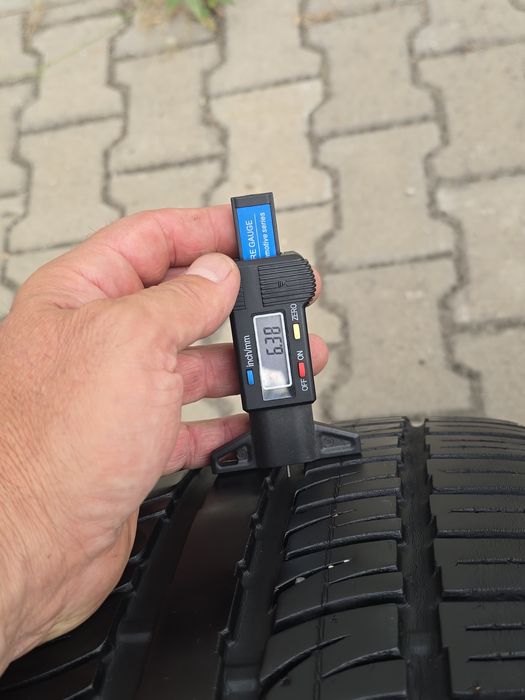 275 40 20 Pirelli 2 бр.