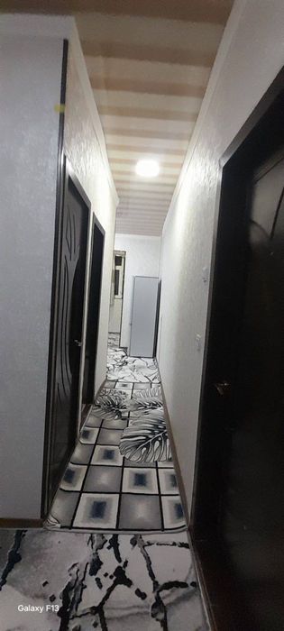 Шахар марказида жойлашган 3 хонали  квартира сотилади