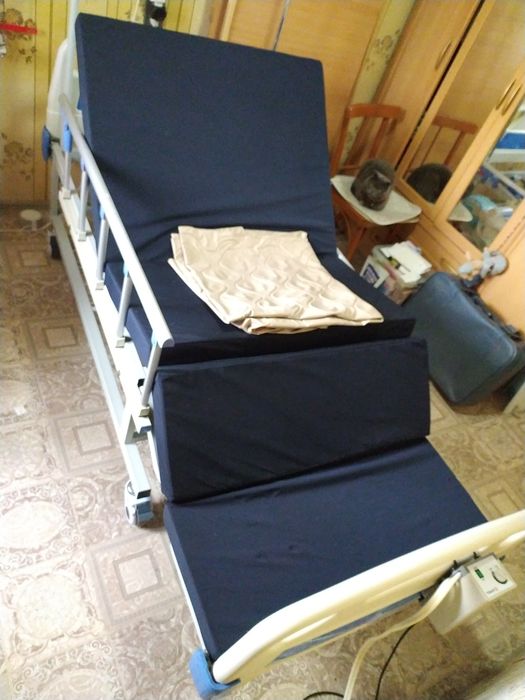 Медицинская кровать