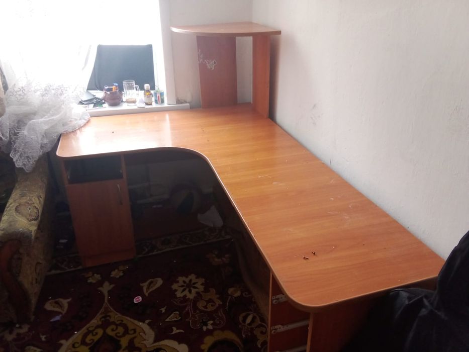 Стол письменный  детям