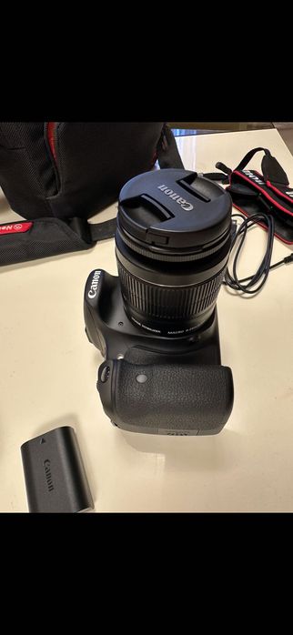Фотоапарат Canon EOS 60D с обектив