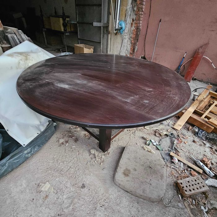 Дървена  кръгла маса