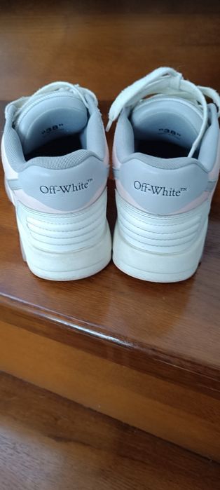 De vânzare  Off -White out of office