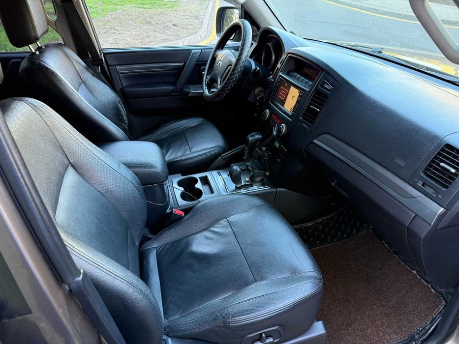 Mitsubishi Pajero 2011 г.