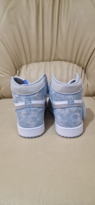 Jordan 1 Hyper Royale