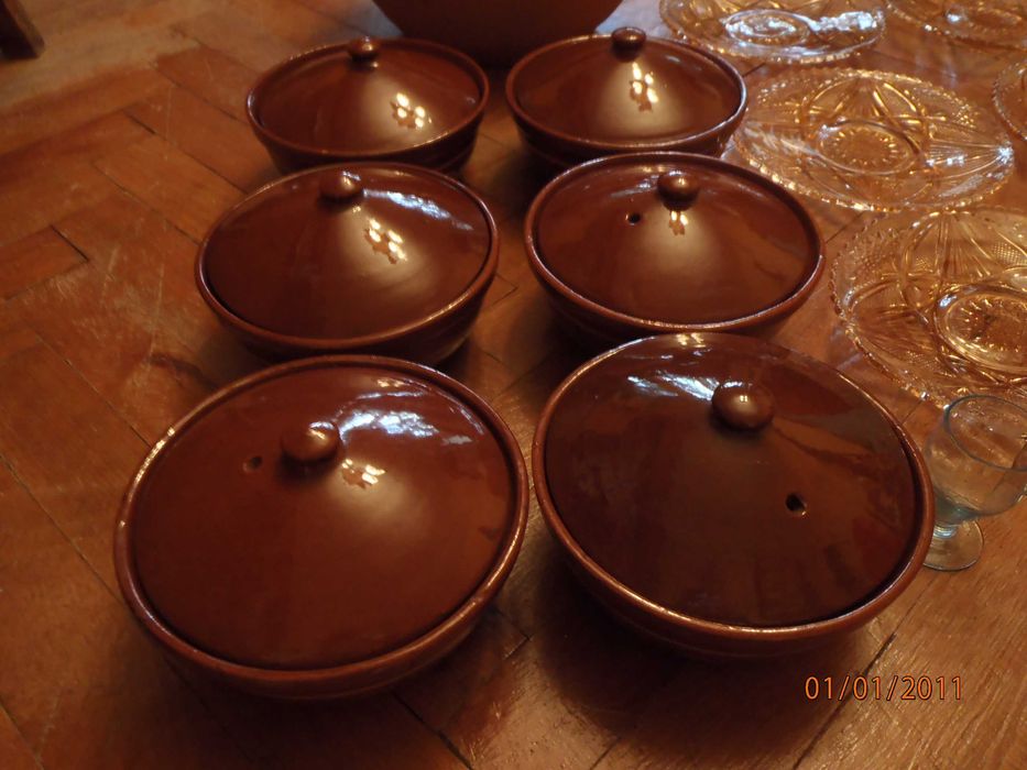 Ретро:гювечета, гювеч, сладкарски принадлежности