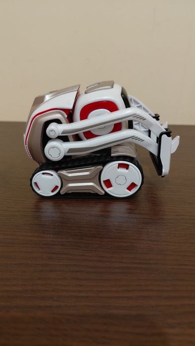 COZMO Anki робот играчка
