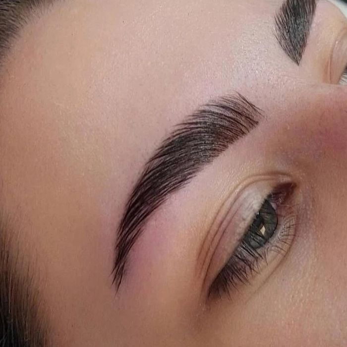 Уложи бровки у Шахнозик