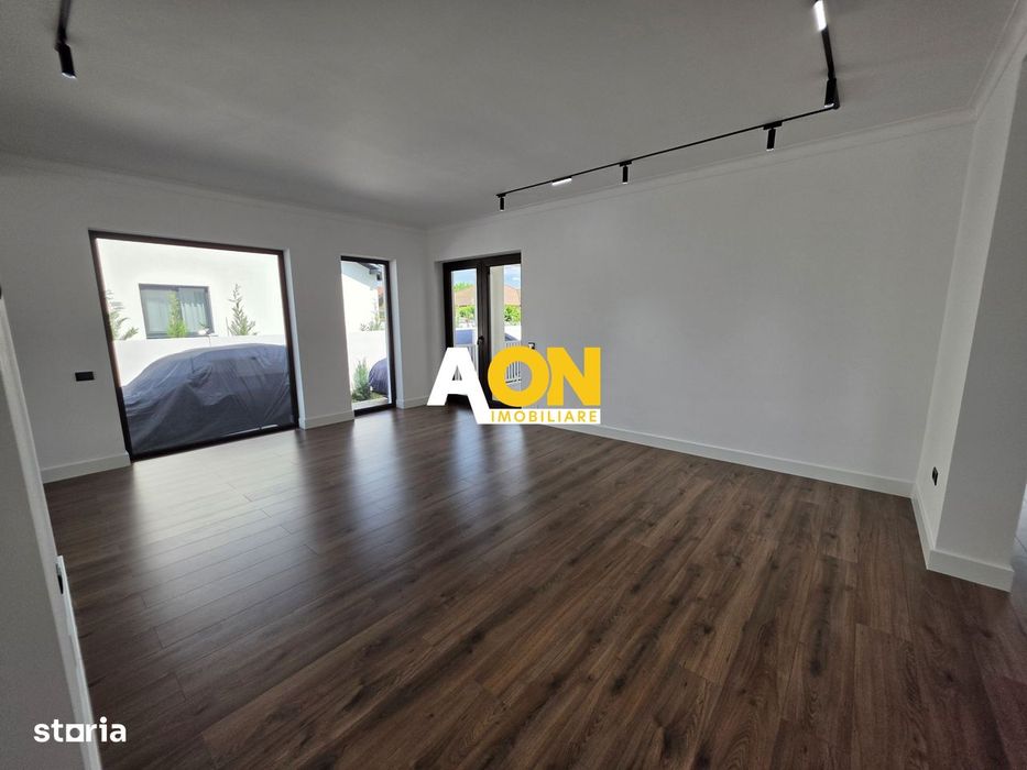 Casă Individuală de Vânzare, 4 Camere, 500mp Teren, Zona Alba Micești
