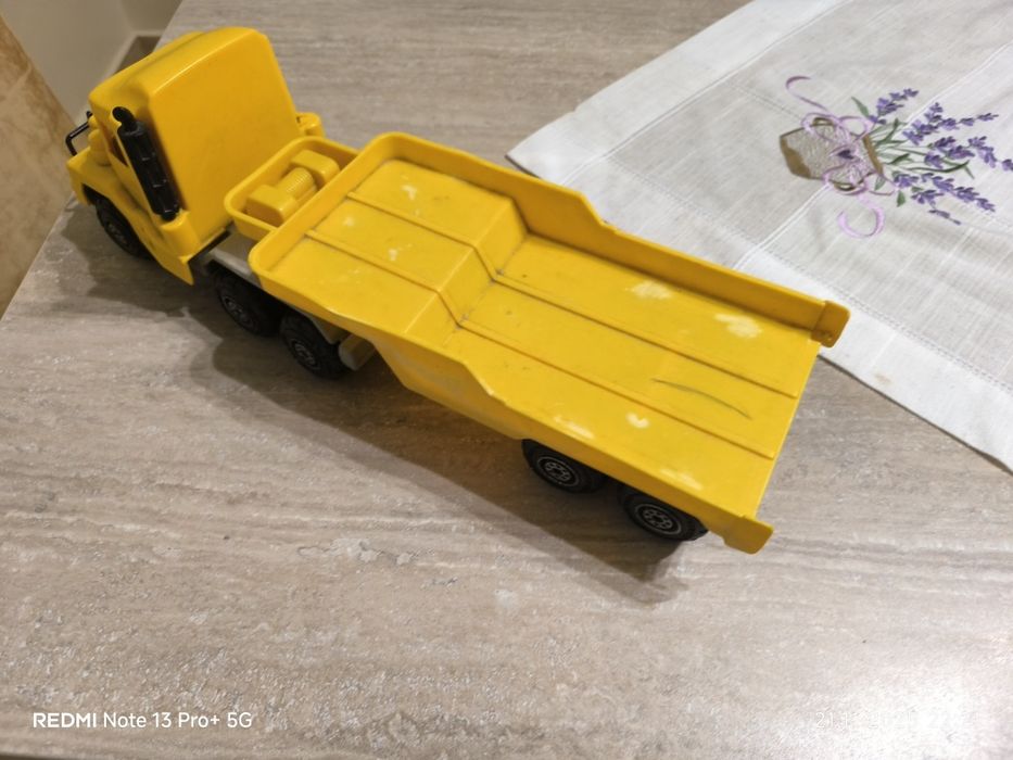 Vând un camion și un tir