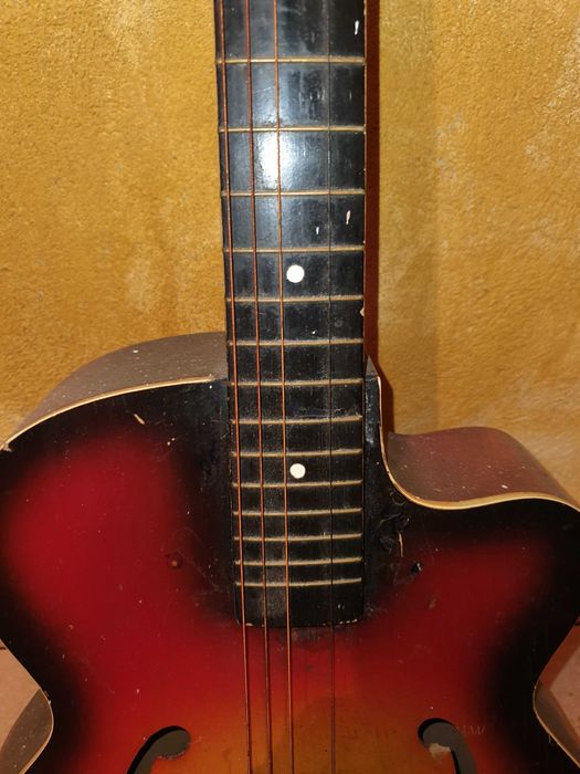 Стара китара орфеи