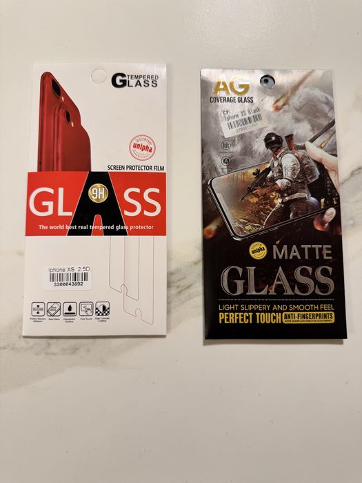 Кейс и защитно стъкло Iphone XS