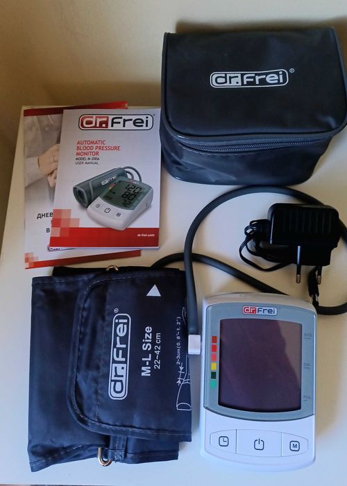 Продавам авт.апарат за кръвно Dr.Frei M-200A в гаранция