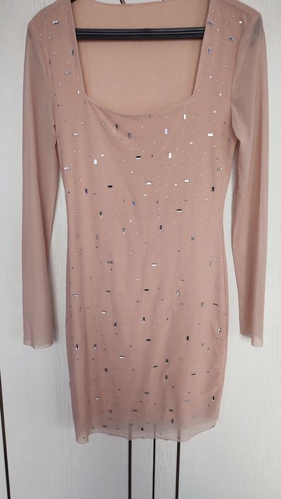 Нова рокля в телесен цвят