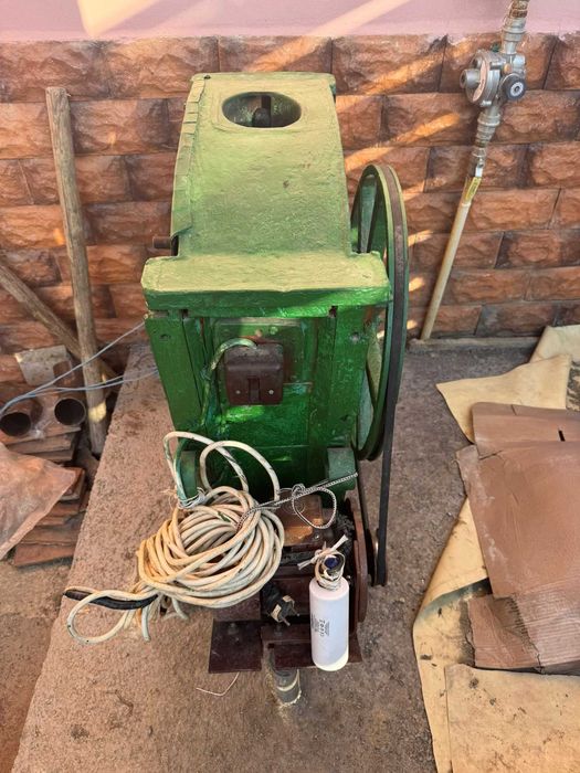 Masina de sfarnit porumb electrică