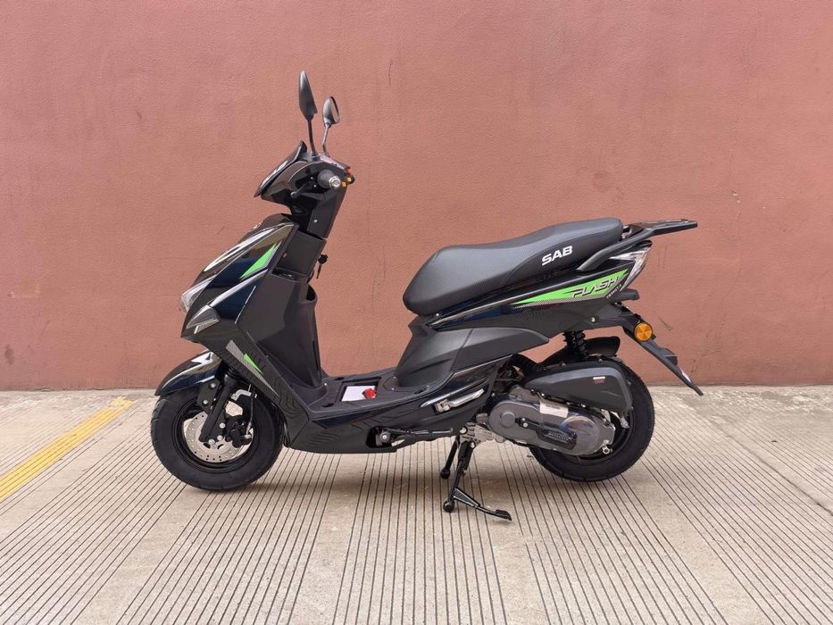 Scuter fara permis - scuter limitat la 25km/h - Casca cadou