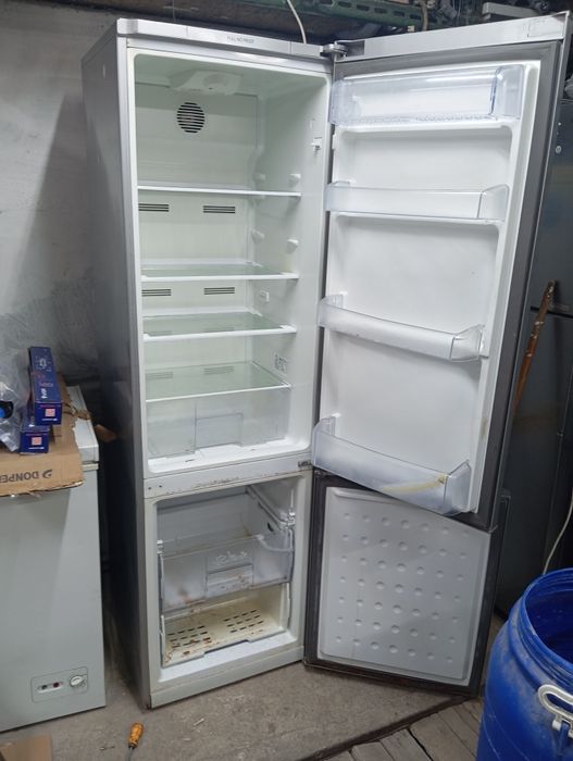 Продам холодильники