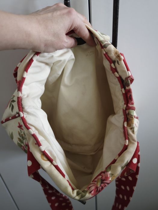 Ръчно шита дамска чанта