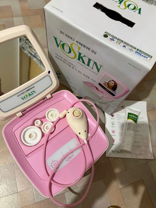 Вакуумный массажер для лица