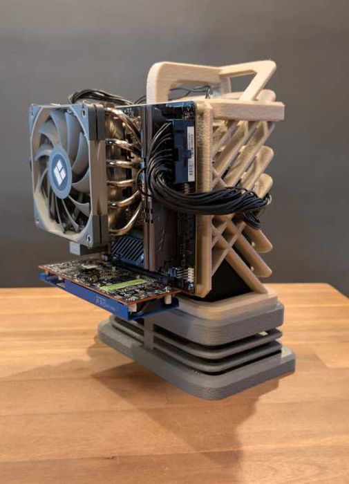 Carcasă PC Custom Open-Air ITX – Asamblare Fără Șuruburi (Snap-Fit)