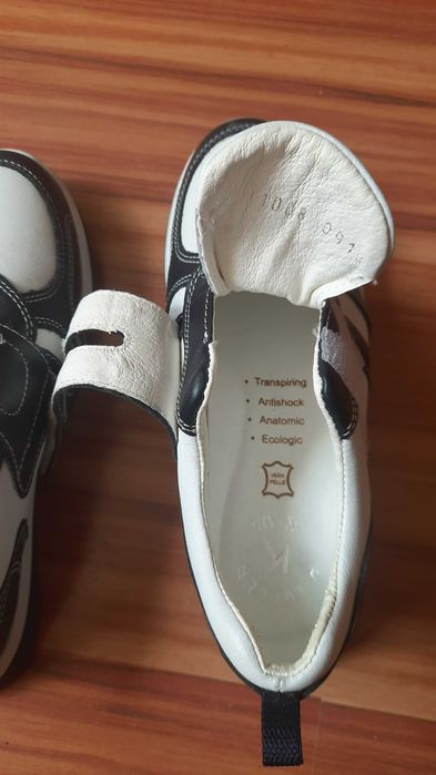 Детски кожени маратонки Кавалер, номер 34  – 40 лв.