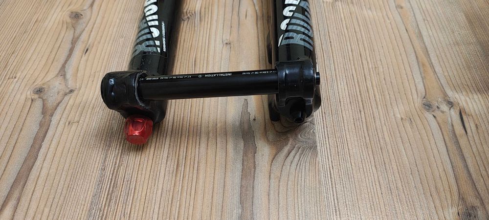Вилка RockShox Boxxer Team