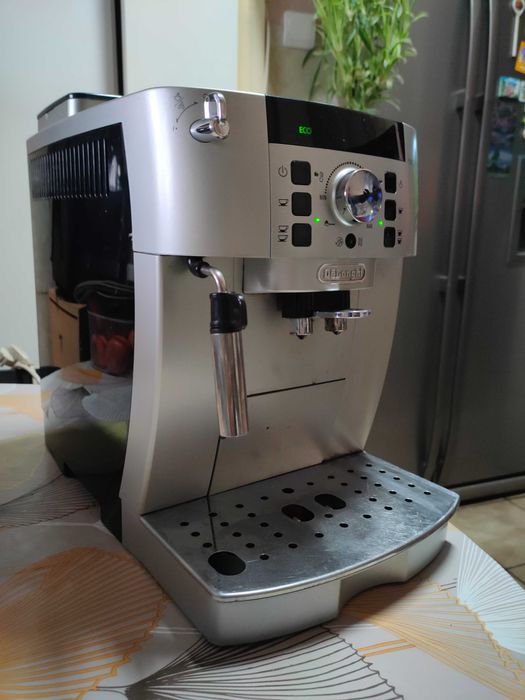 De vanzare espresor automat Delonghi Magnifica S