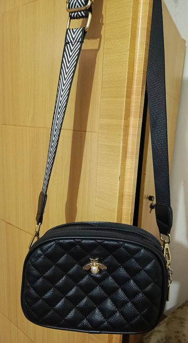 Продам женскую сумочку 2500