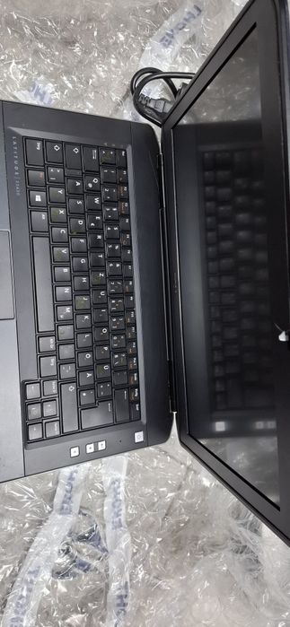 Лаптоп      DELL