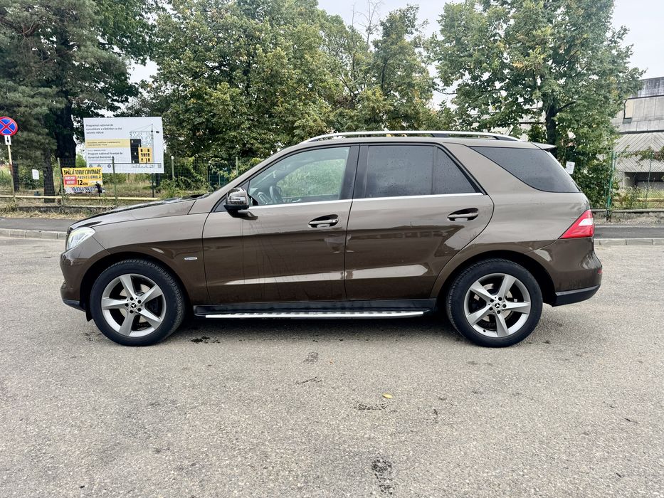 Mercedes ML350 4MATIC 3.0d 258cp Suspensie Aer PROPRIETAR accept unele variante cu auto mai ieftin