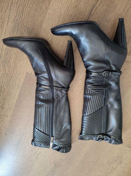 Cizme Enzo Bertini negre, cu toc, stare buna