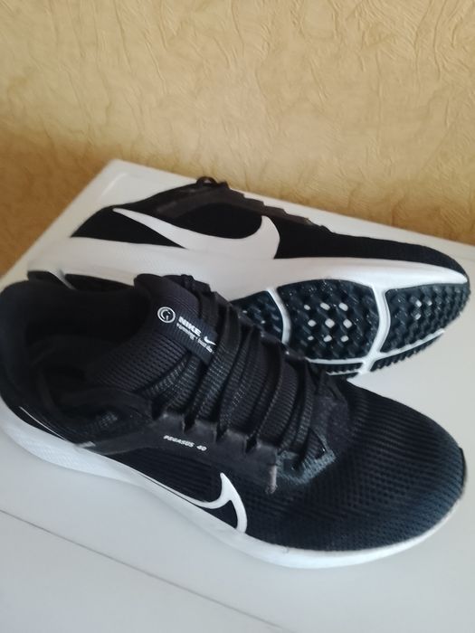 Кроссовки. NIKE.