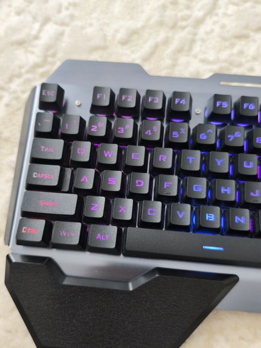 Tastatura mecanica si mause gaming