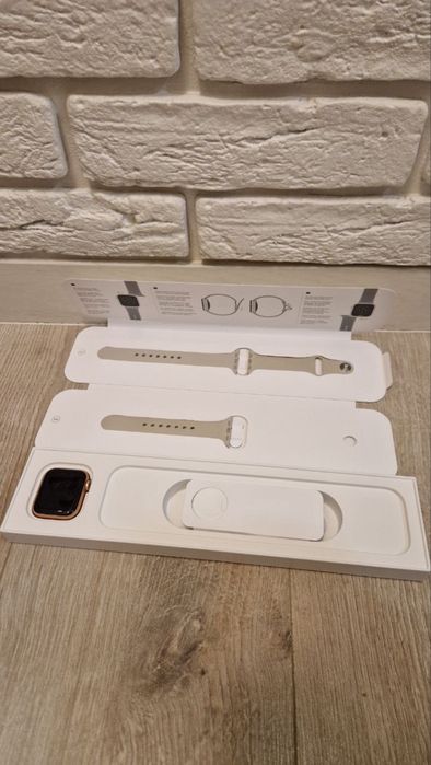 Смарт часы Apple Watch SE 2022 rose gold